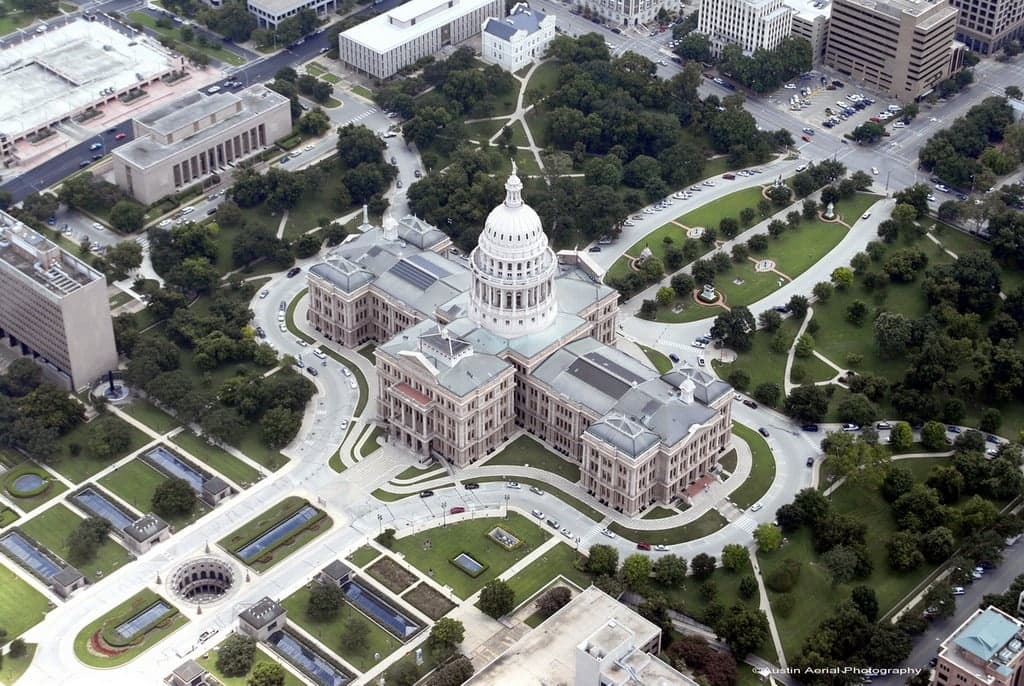 Aerial Tours of Austin with Sky Tour Adventures