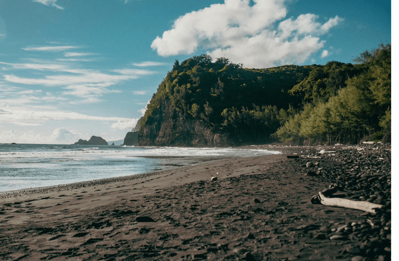 Circle the Island Full-Day Big Island Tour: Volcanoes, Waterfalls & Black Sand