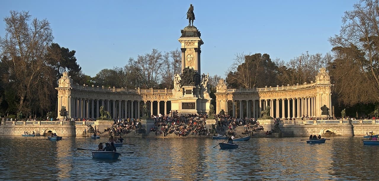 Madrid Private Tour with De Paseo Experience in Toledo
