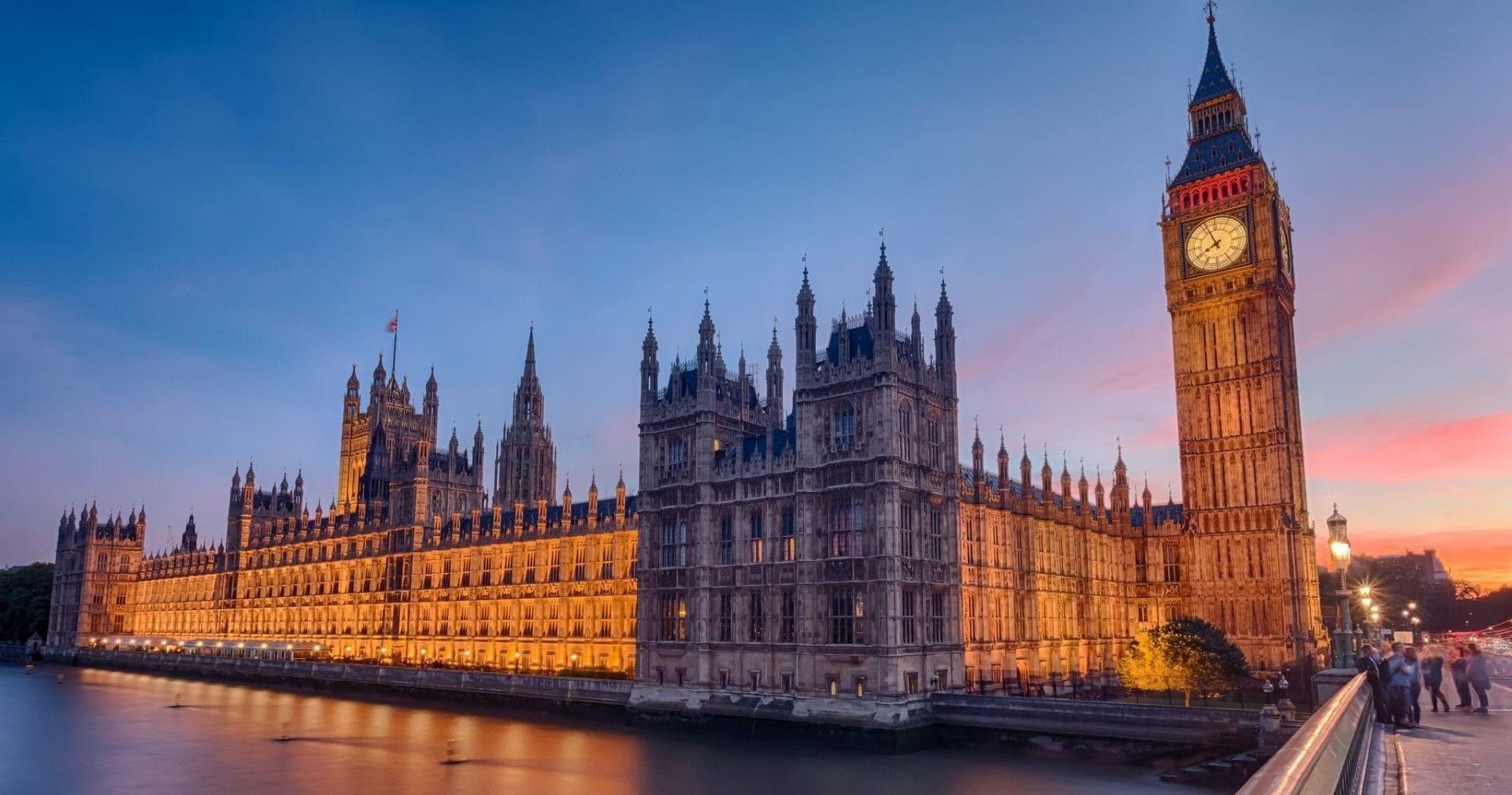 Historical Landmarks Tour with Amigo Tours Europe - UK