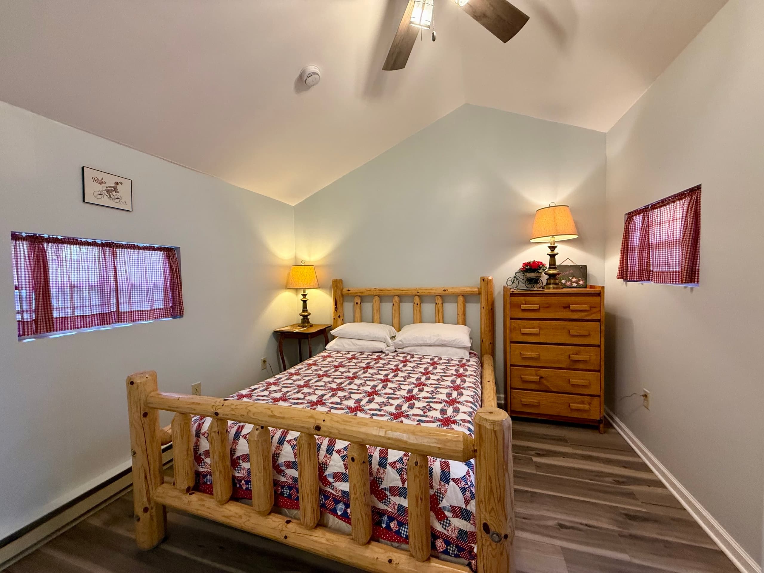 Cozy Queen Room 5 Stay in Frostburg, Maryland
