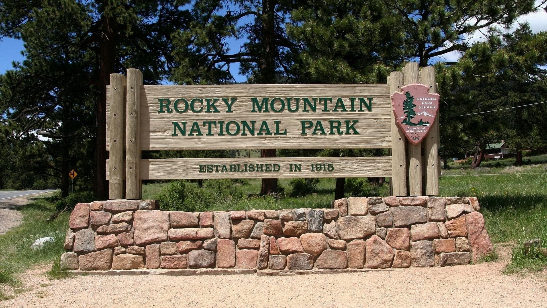 Land Adventures: Rocky Mountain National Park with Scenic Wonders