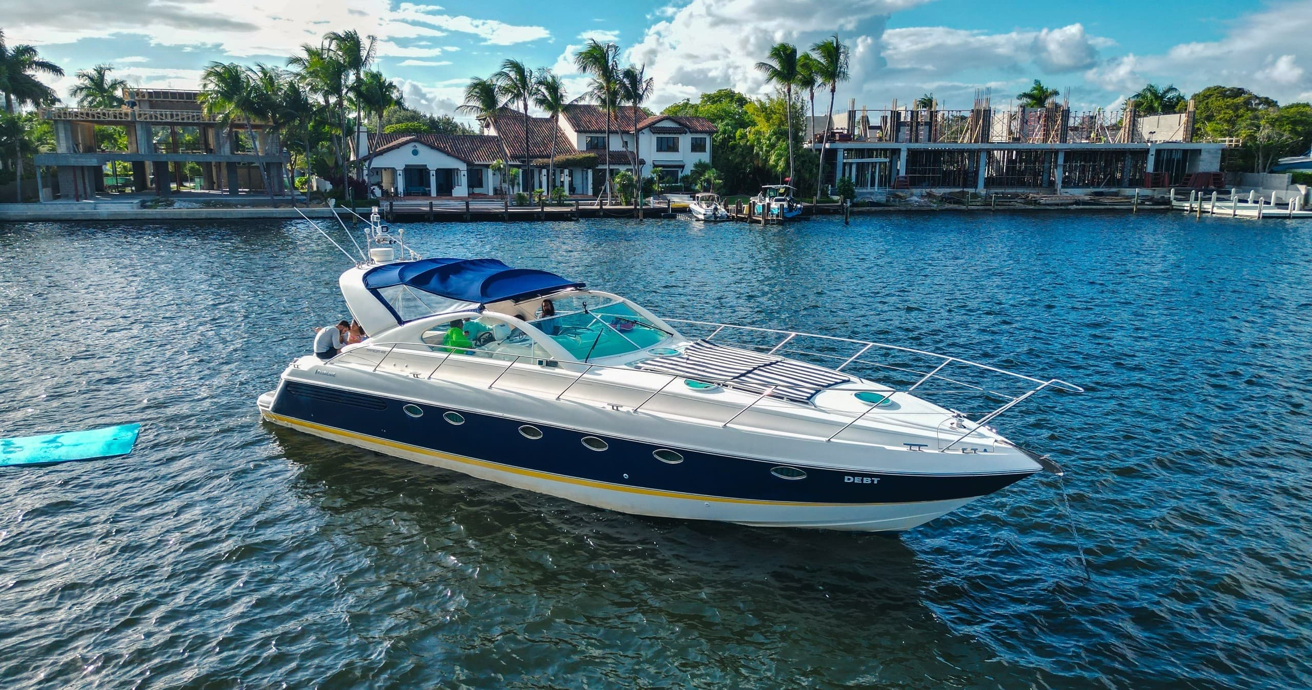 Customize Your 50' Fairline Yacht Adventure in Fort Lauderdale