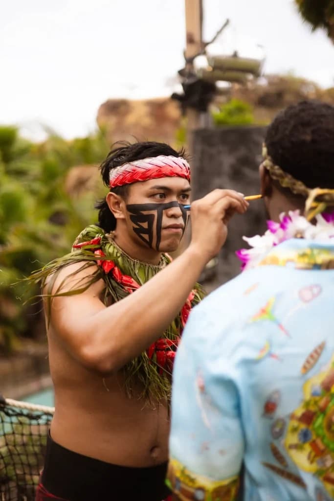 Chief Sielu’s Paradise Experience: Kapolei Luau with Fire Knife Show