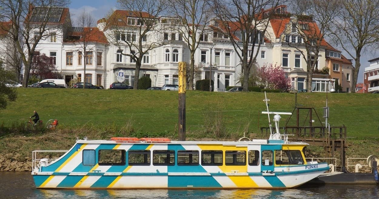 Water Transportation Adventure with Hal Över in Middle Niedersachsen