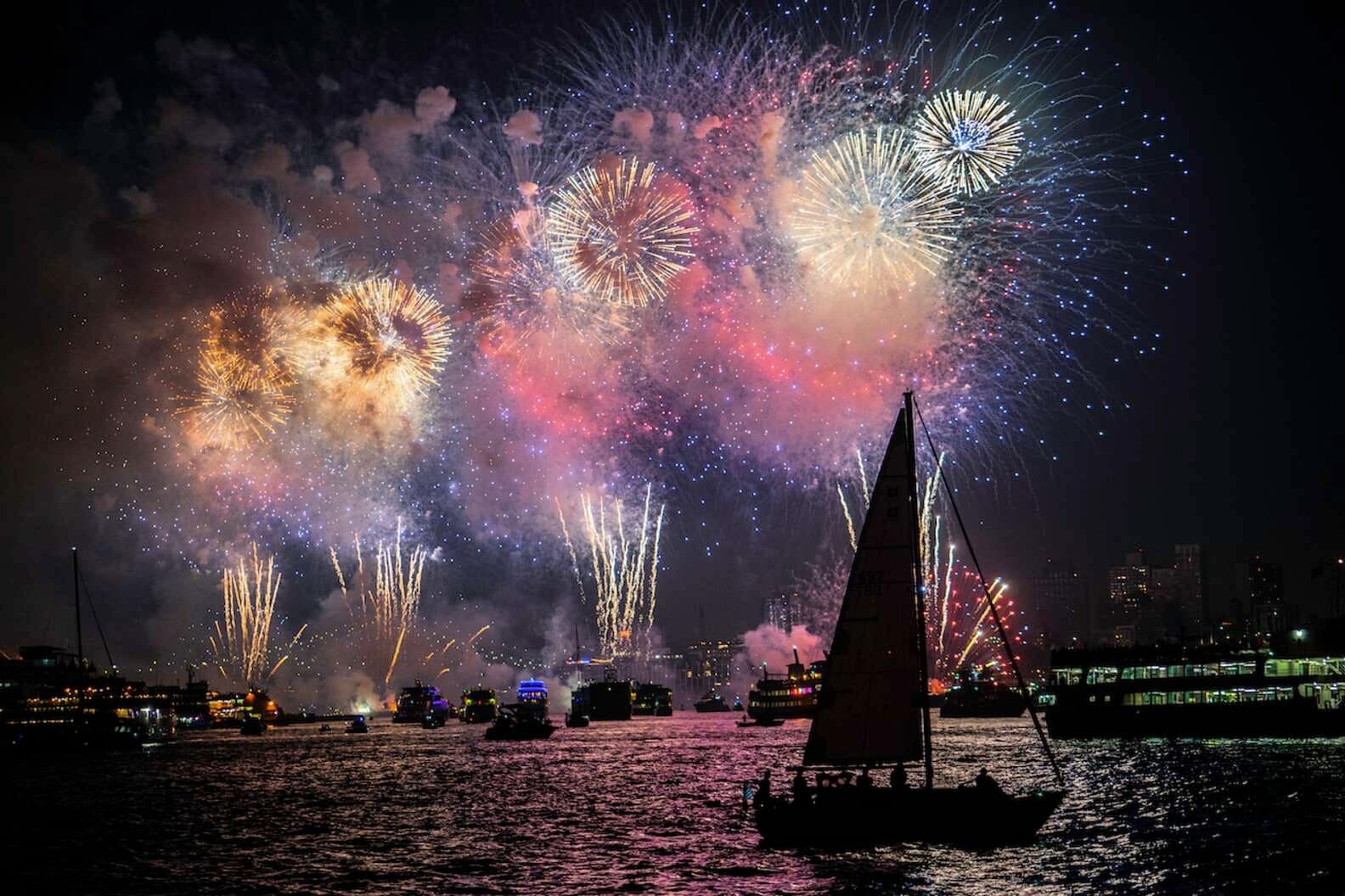 Front-Row to History: 250th Independence Day Fireworks Cruise from Keyport