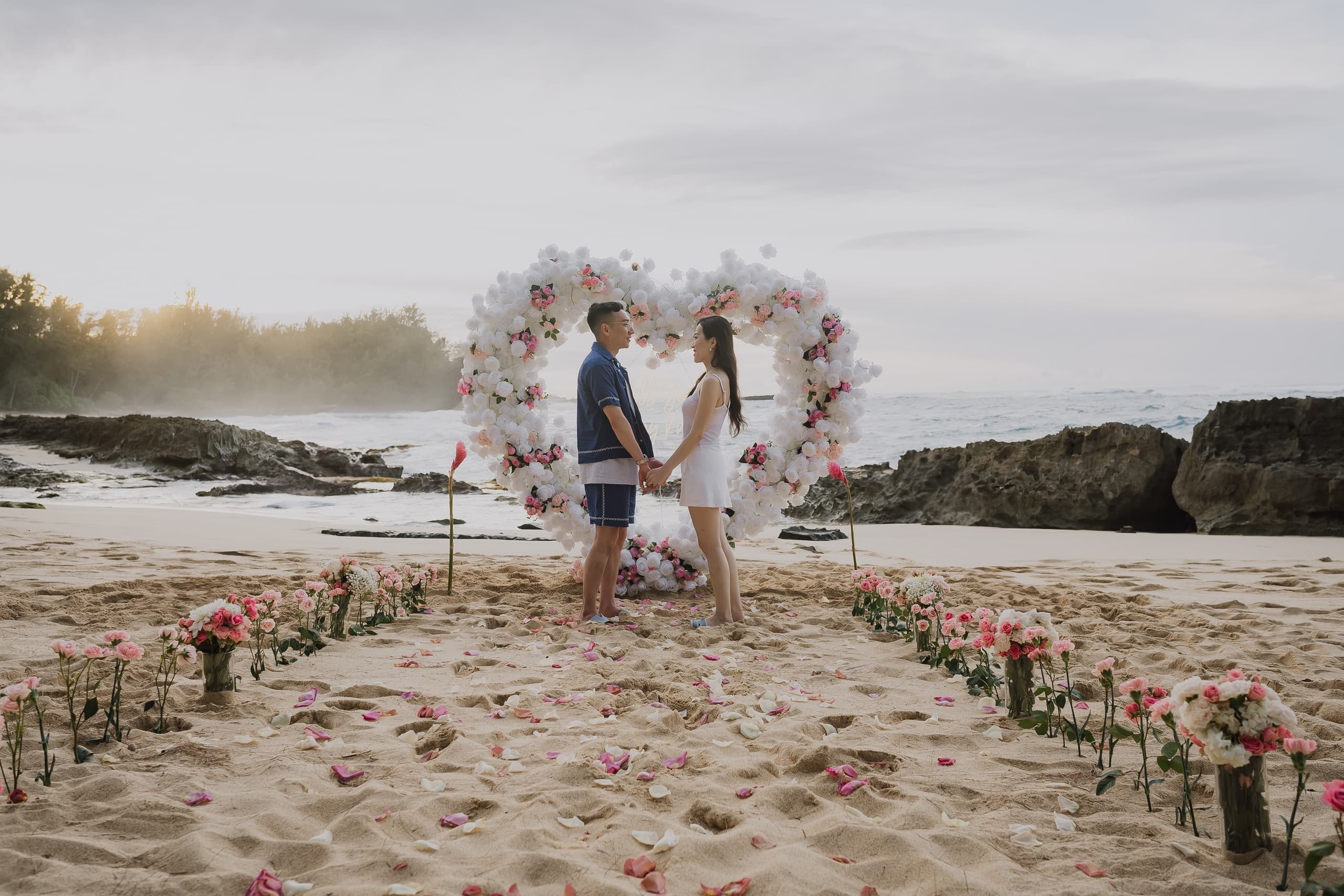 Romantic Outdoor Proposals & Artistry in Honolulu