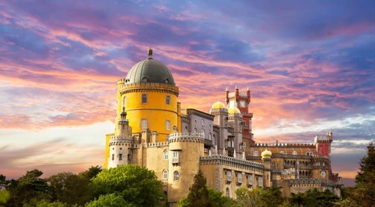 Sintra Luxo Bus Tour with Cityrama Near Lisbon