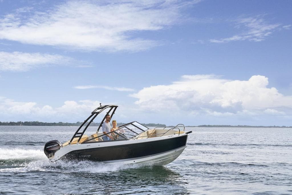 Water Activities & Boat Rentals at Quicksilver Activ 605 Bowrider