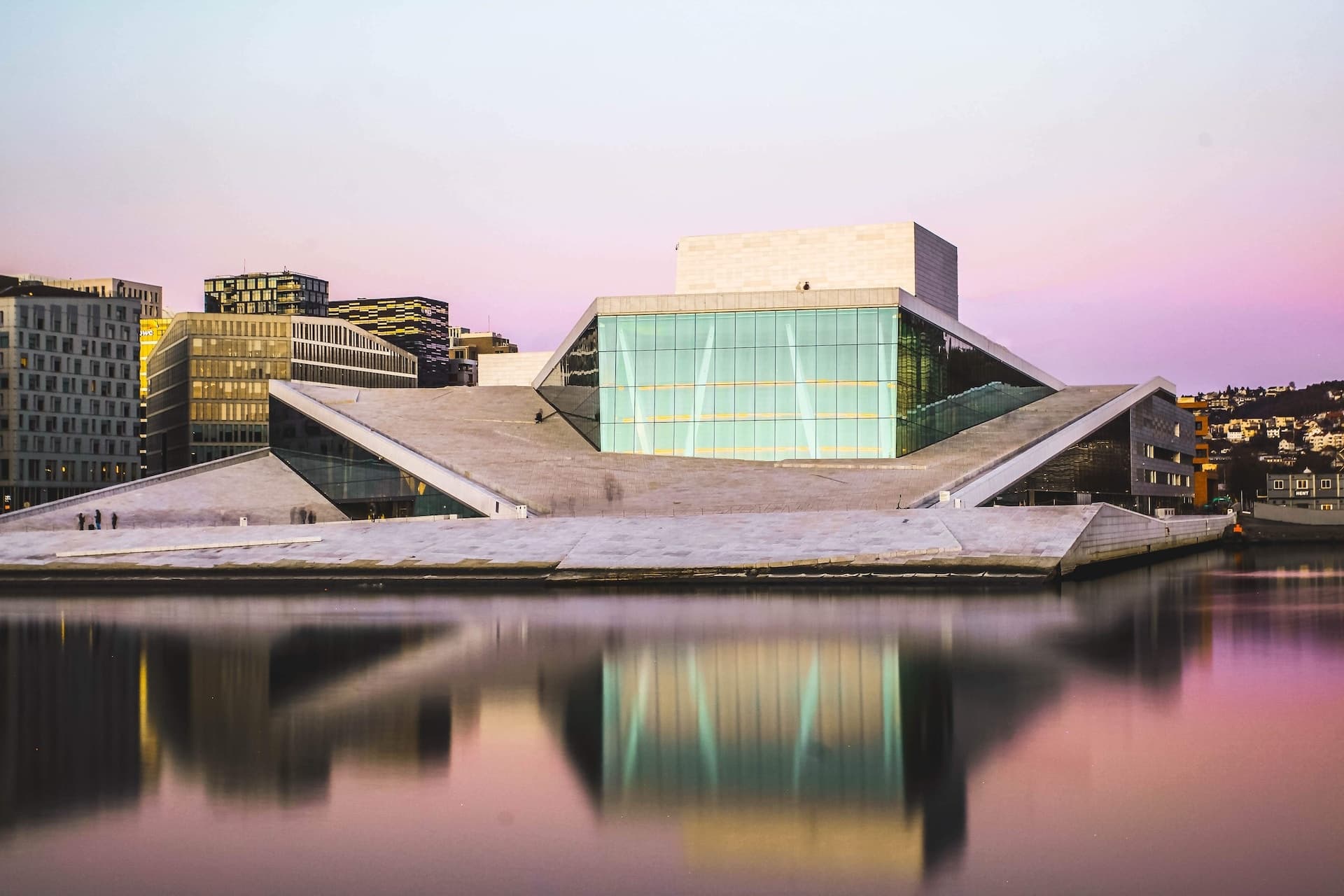 Norwegian City Tours with Amitylux in Oslo