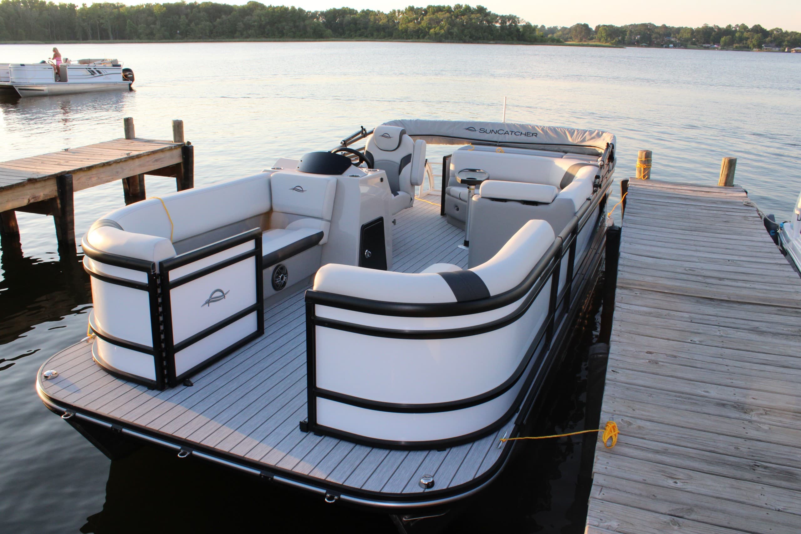 Lilly Pad Pontoon: 20-Foot Family Cruiser on Lake Palestine photo 2