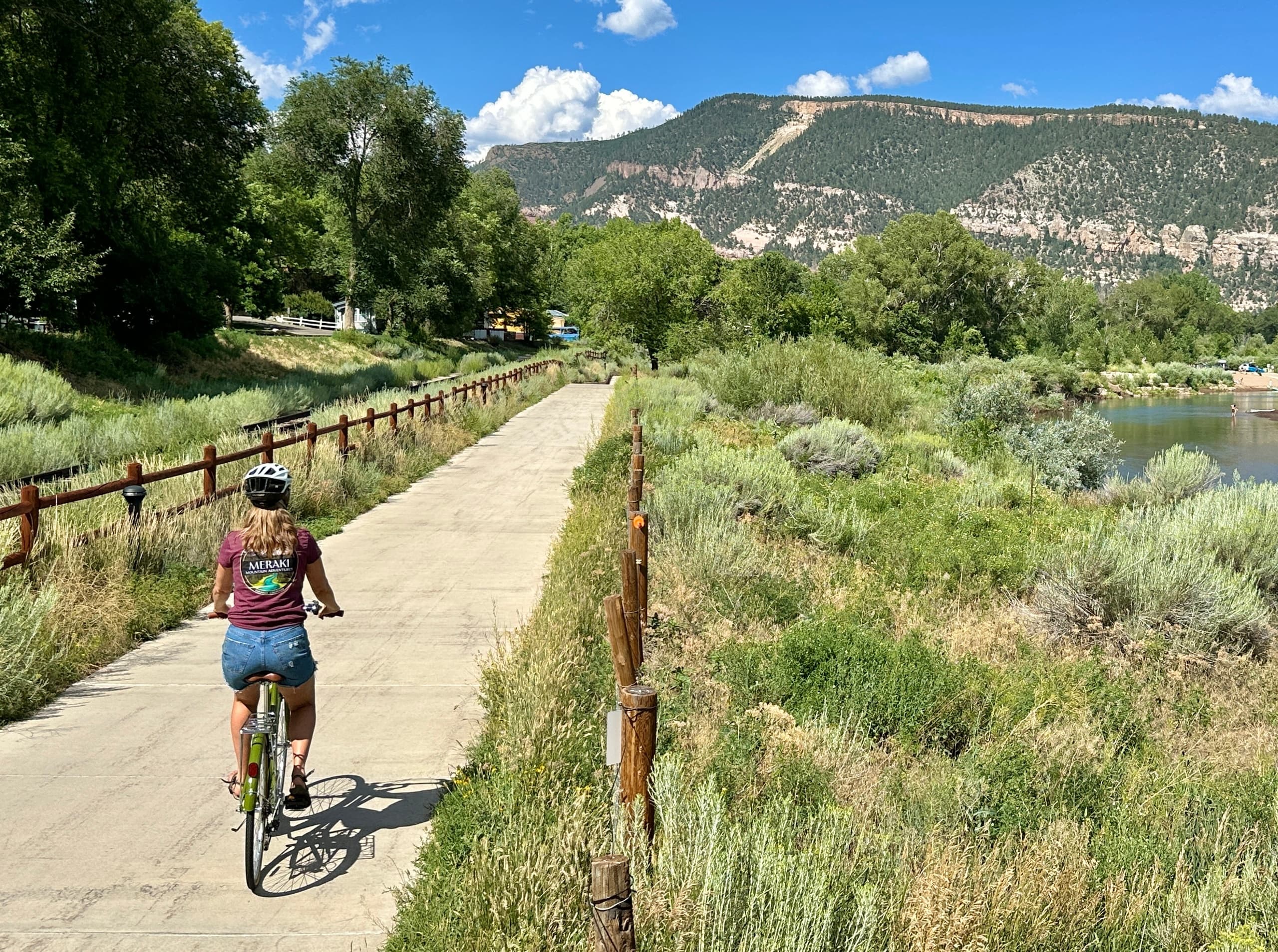 Riverside Cruisin': Mixed Group Tour
