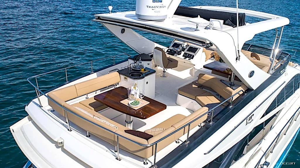 Water Activities with Miami Boat Experts: The 65' Searay Experience