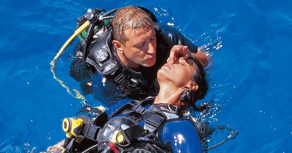 Master Emergency Dive Skills with the PADI Rescue Diver Course at Solitary Islands Marine Park