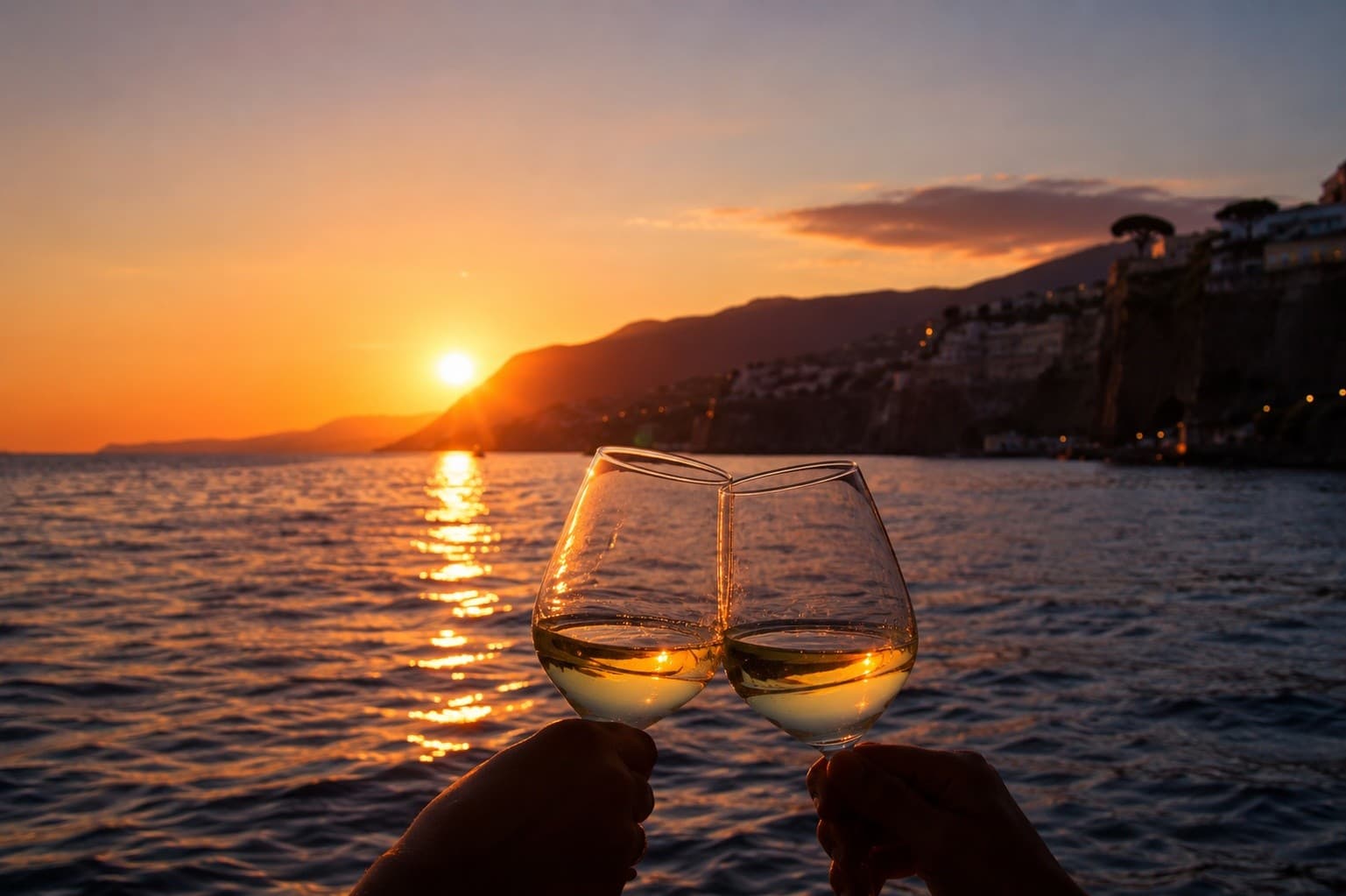 Sunset Sail Along the Sorrento Coast: Prosecco, Swim & Romance