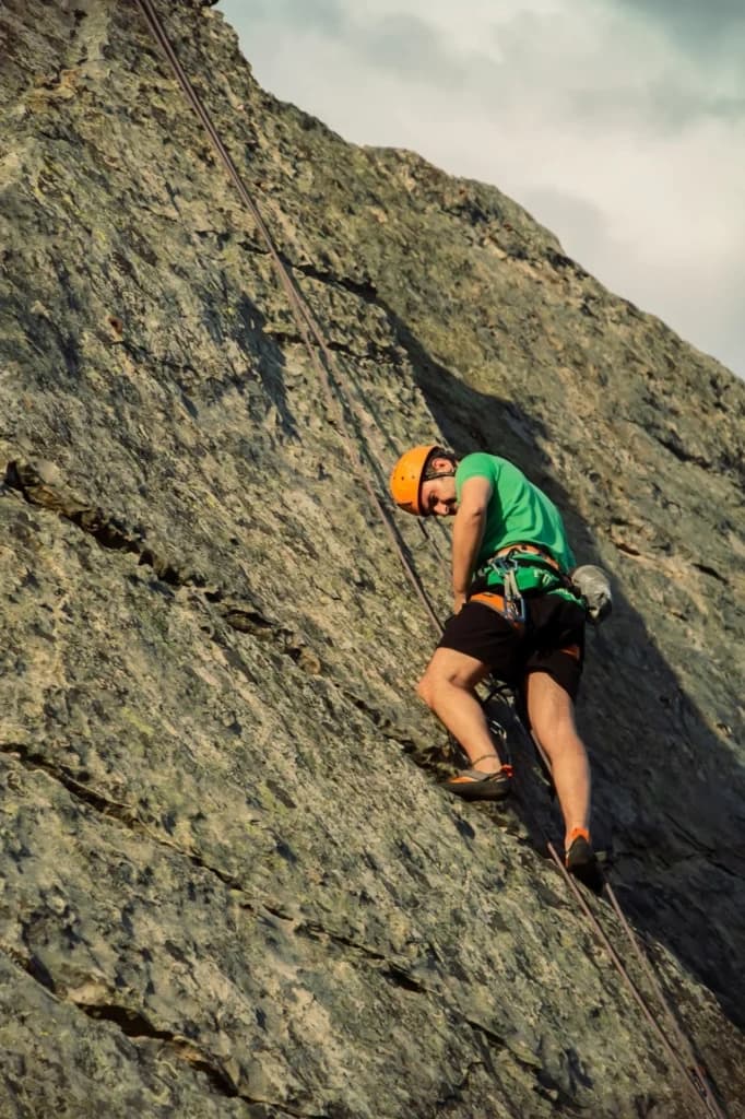 Climbing and Rappelling with Aventurex in Extremadura