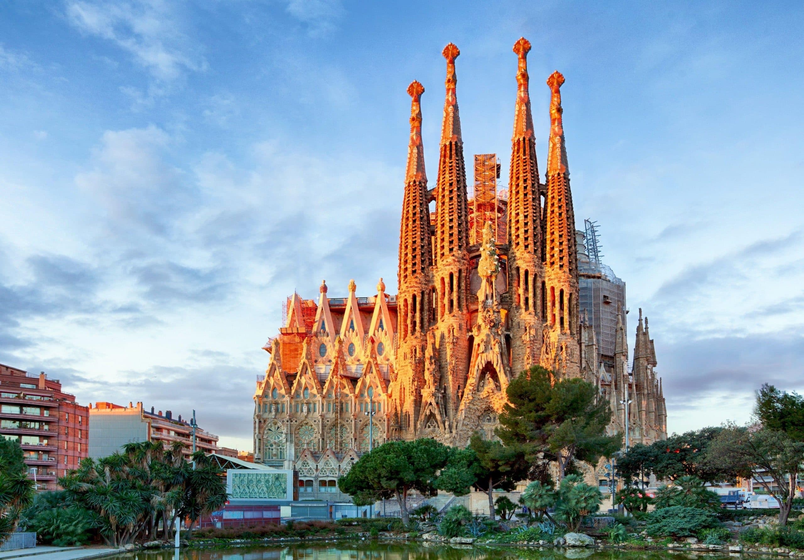 Land Adventures with Movvip: Discover Montserrat & Sagrada Família
