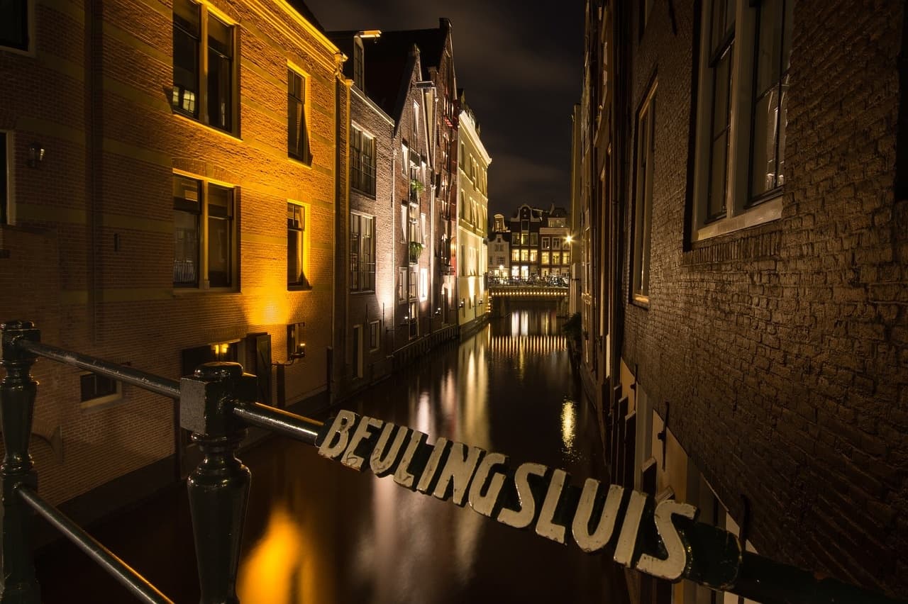 Nighttime Ghost Tour in Amsterdam with Amsterdam Experiences