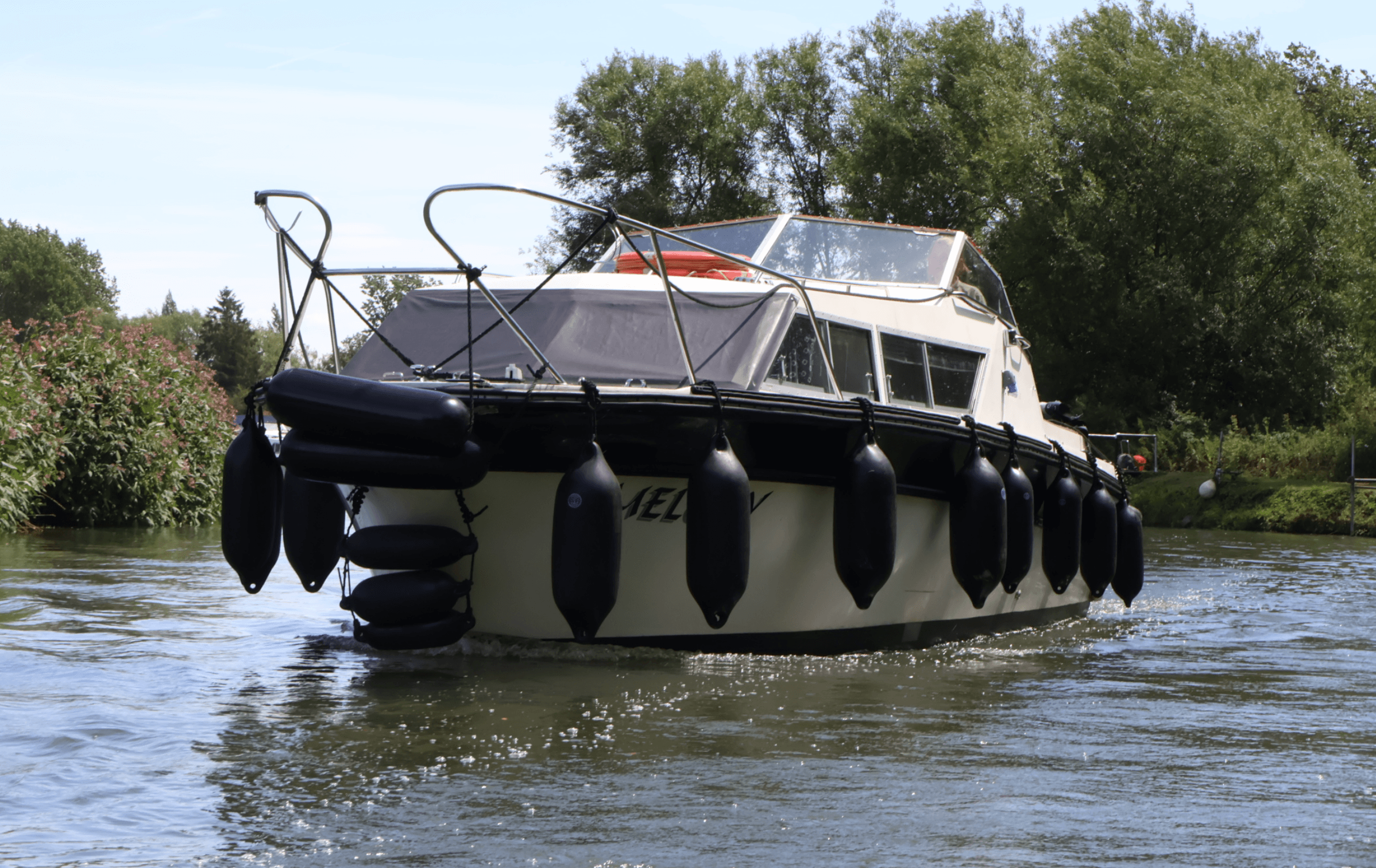 Silent Serenity on the Thames: Electric Day Hire & Short Breaks with Melody