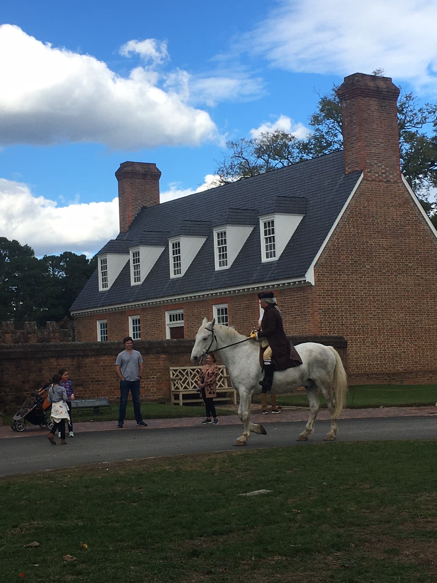 Explore Williamsburg’s Colonial Past: A Living History Tour of America’s Birthplace