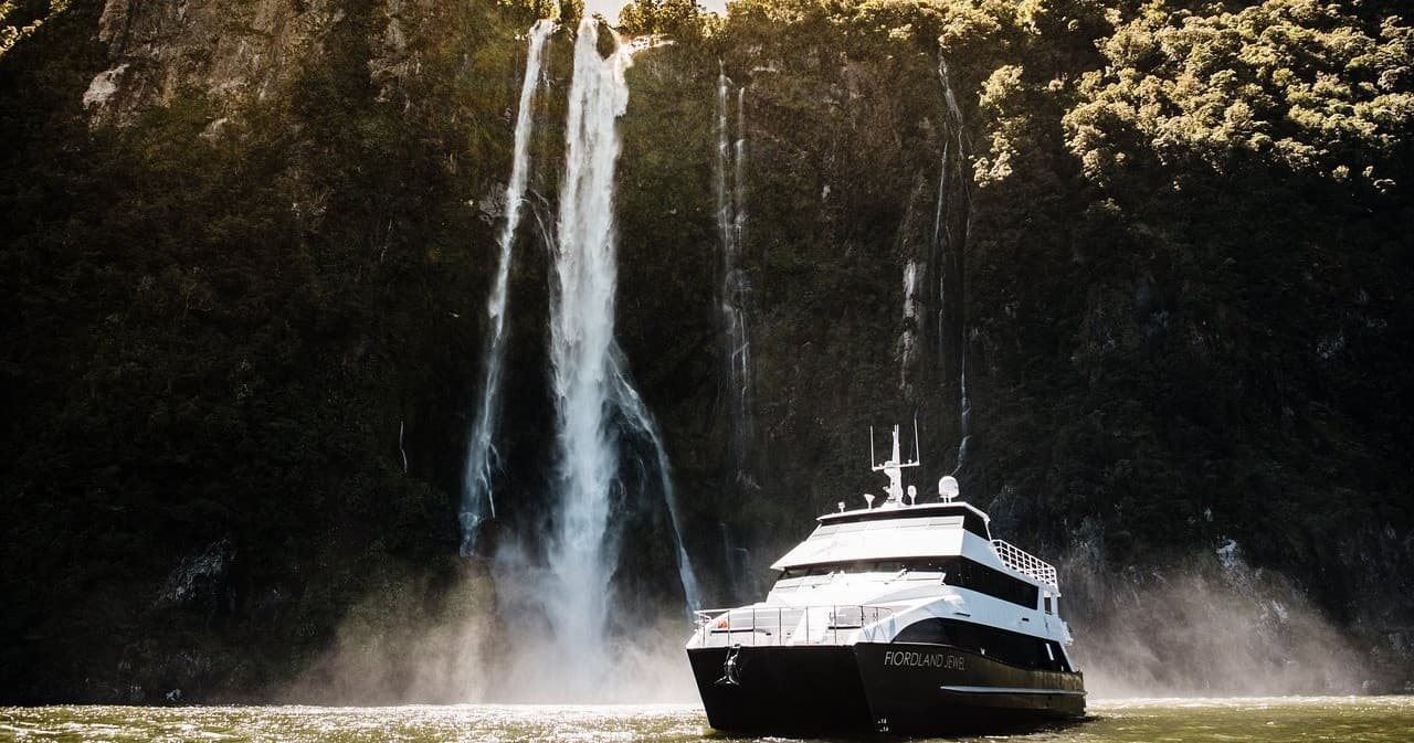 Fiordland Scenic Cruise with THE JEWEL in Milford