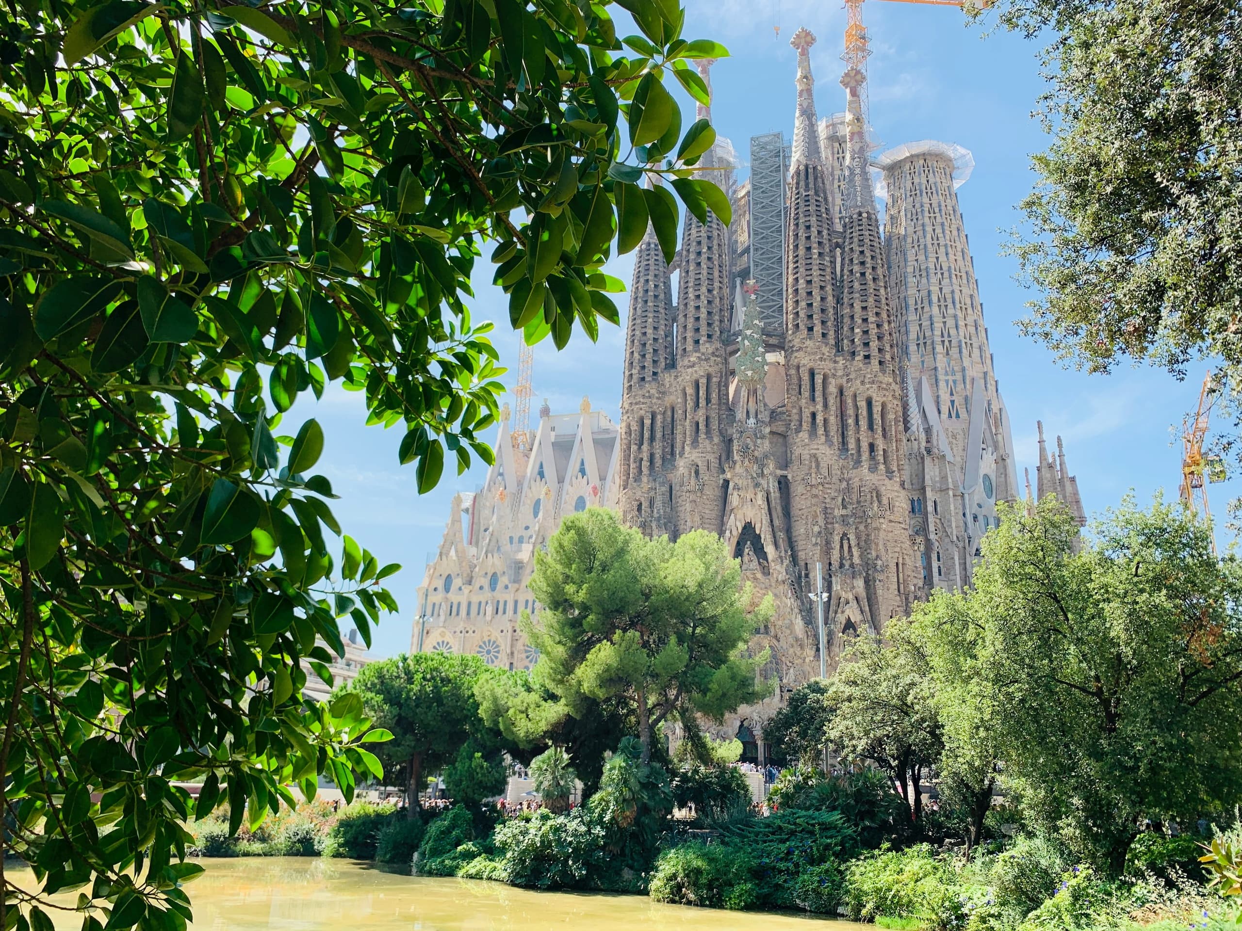 Gaudí Walking Tour in Barcelona with Tour Me Out