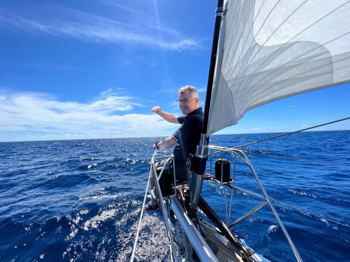 Silent Sailing Across Cádiz Bay: Two-Hour Private Yacht Experience photo 1
