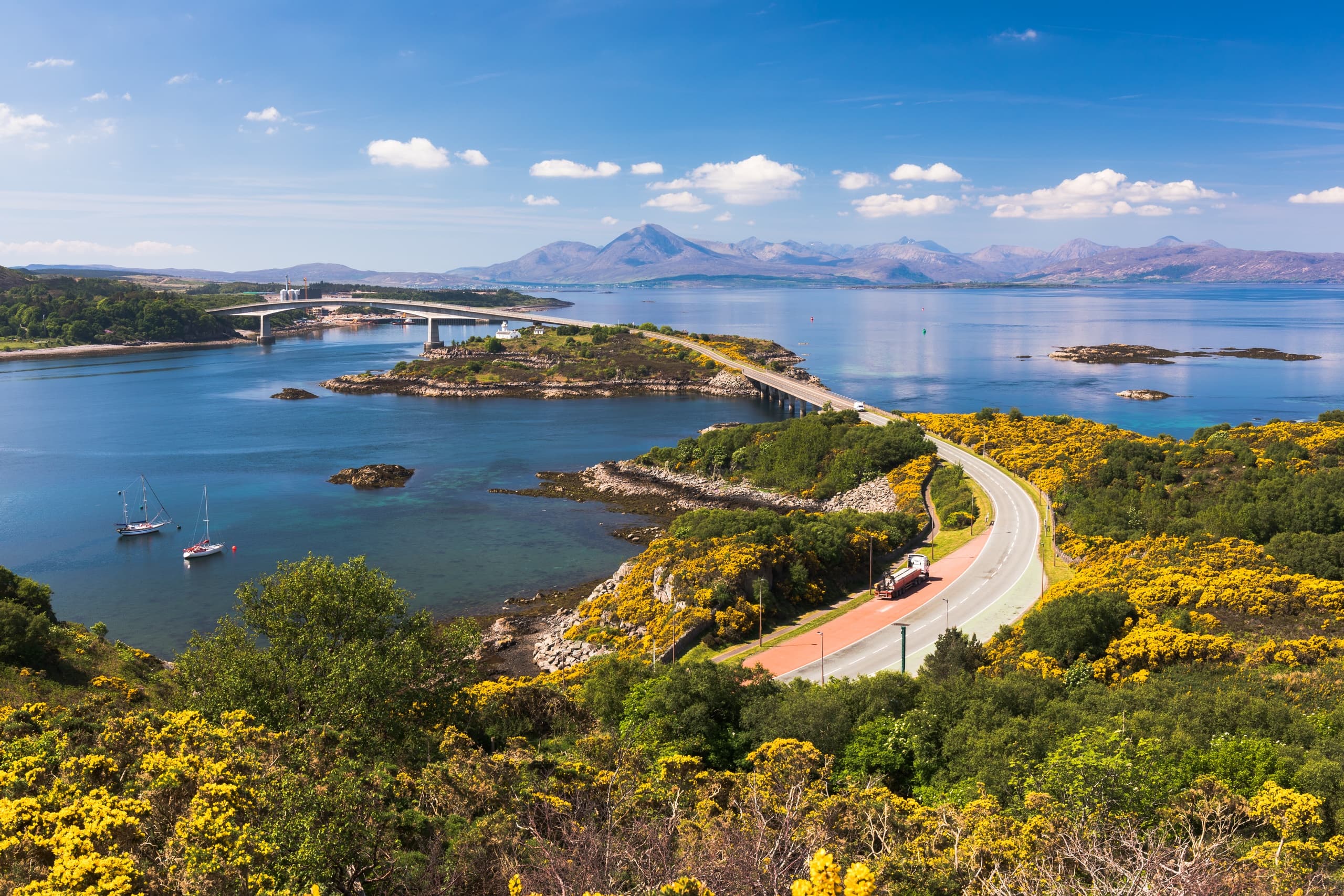 Outdoor Adventure: Highland Experience Tours' Inverness to Skye Trip