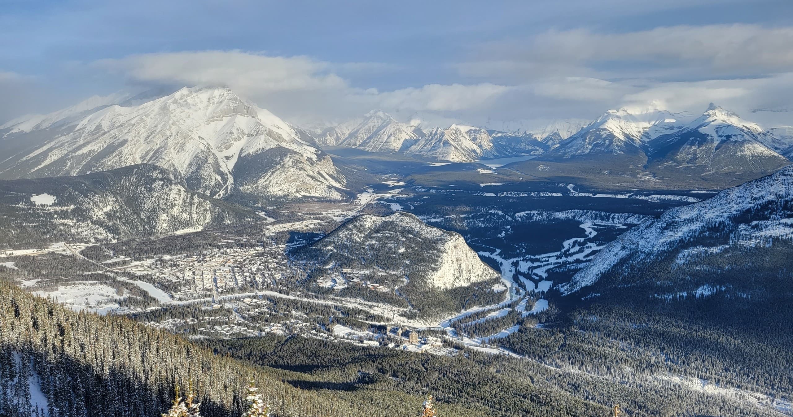 Banff Day Trips: 2-Day Canadian Rockies Adventure with Hotel