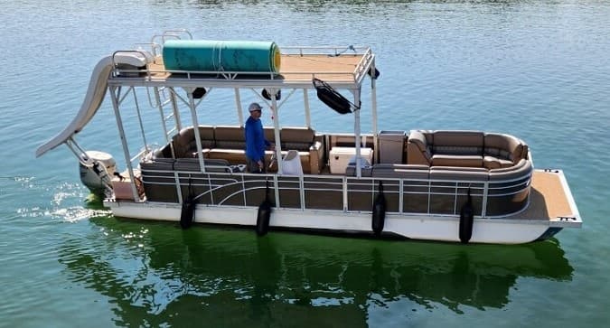 Captain Verde's Party Boats team