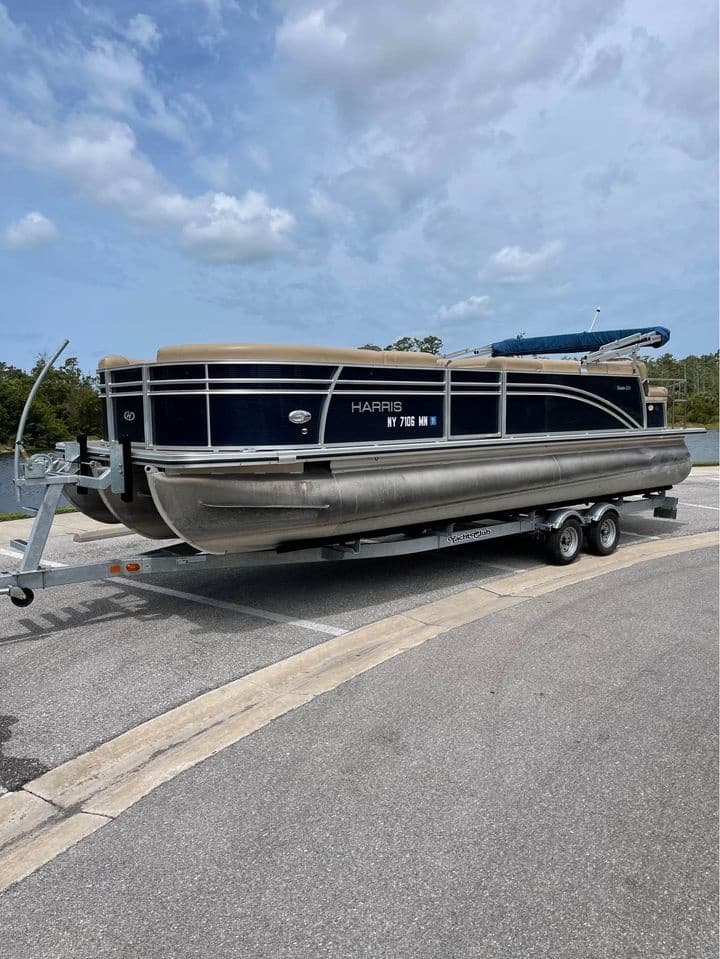 Luxury Pontoon Cruises with Speed Dock in Cape Coral