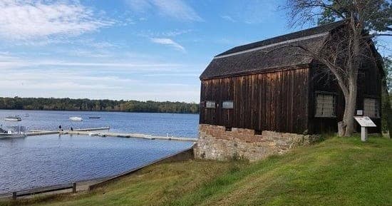 Explore Wethersfield Cove Park: Scenic Friday Tours