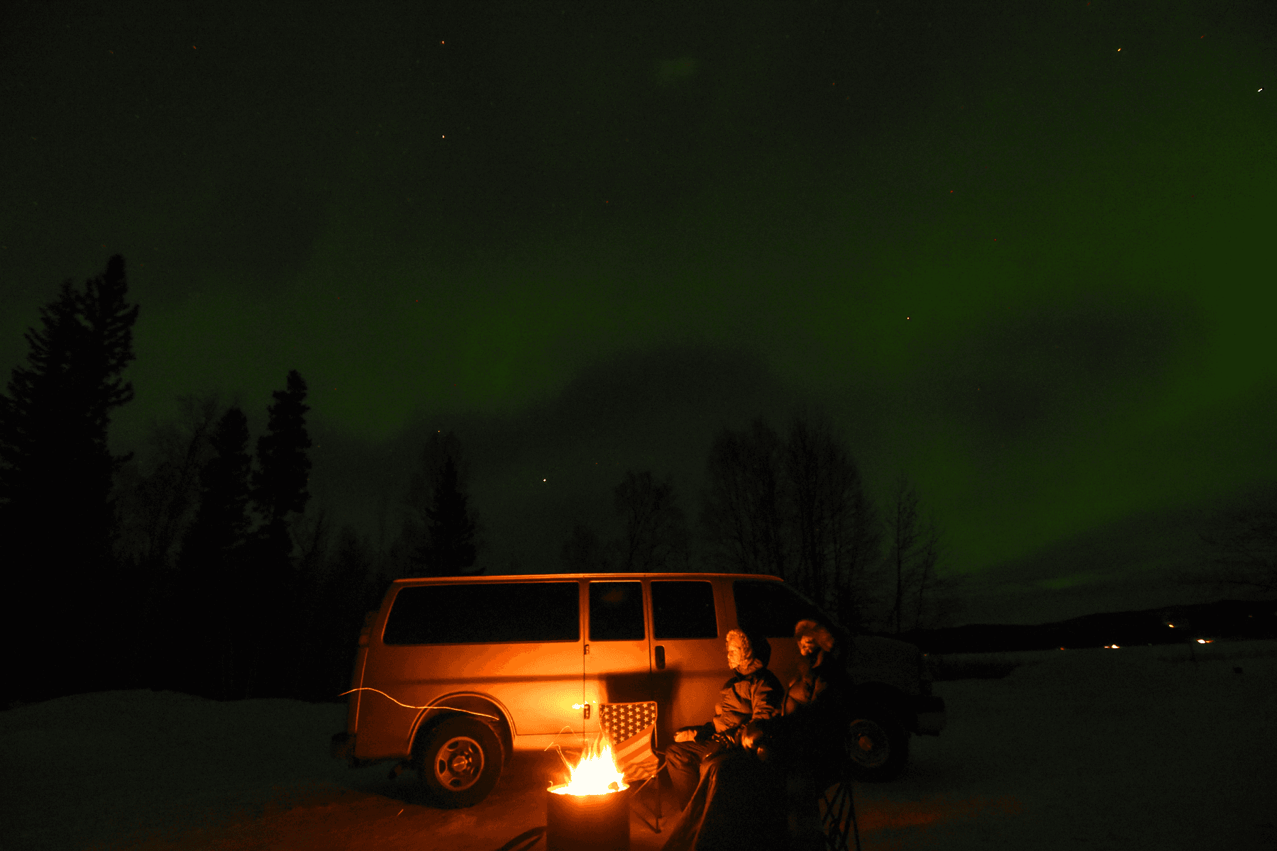 Northern Lights Adventure Tour in Fairbanks: Chase Alaska's Aurora with Expert Guidance photo 3