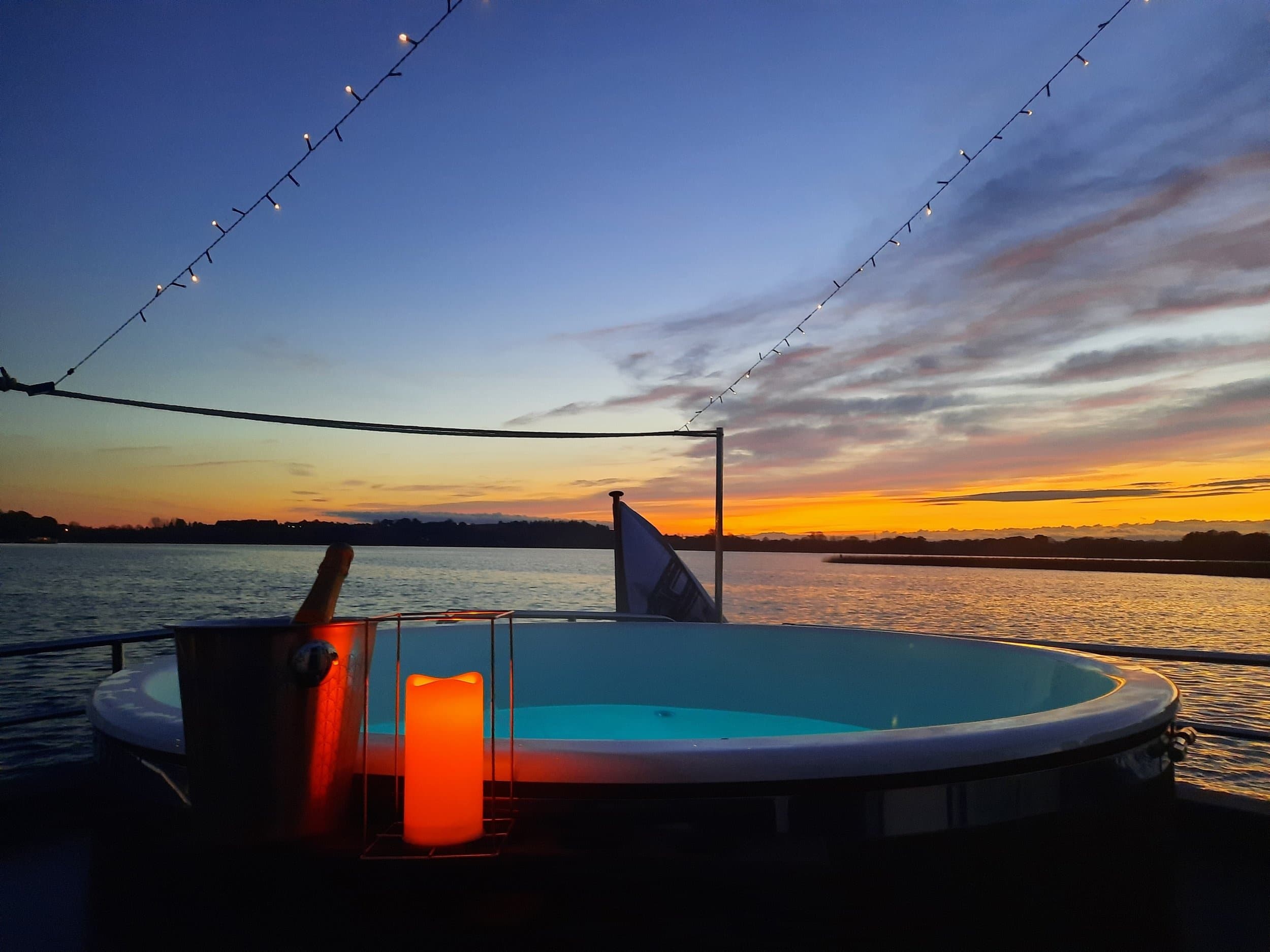 Water-Activities: Private Sunset Cruise with The Hot Tub Boat