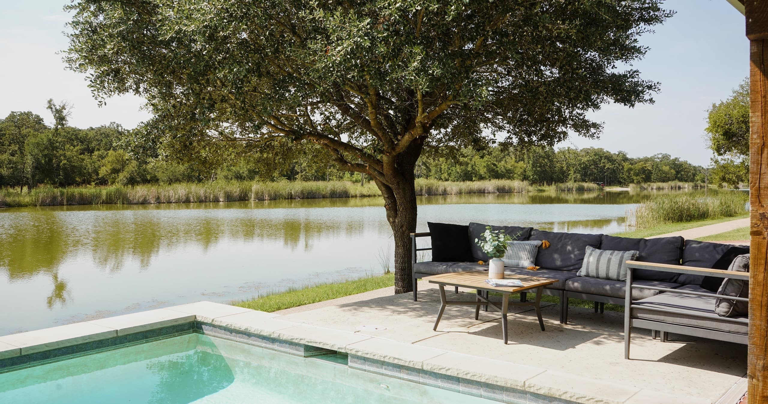 Waterfront Lodging at The Lakehouse near Waco Surf