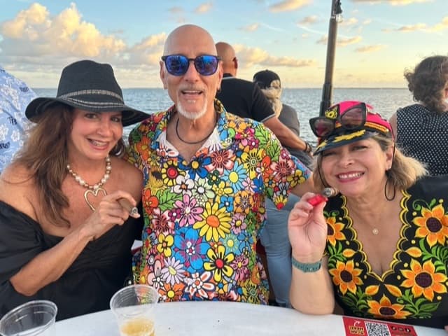 Water-activities: The Lost Pearl Sunset Cigar Bar Cruise in Hillsborough Bay