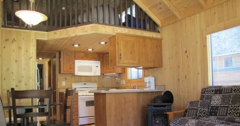 Cozy Mountain Retreat in Mammoth Lakes: Your Ultimate Cabin 4 Escape