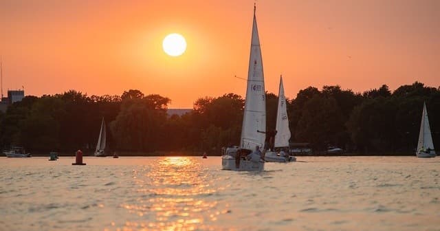 Sail Neenah team