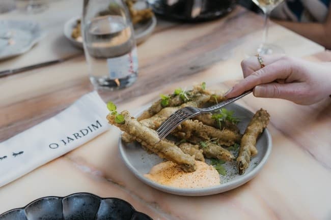 VIP Lisbon Progressive Dinner & Wine Tour — Private São Bento & Santos Food Crawl photo 3