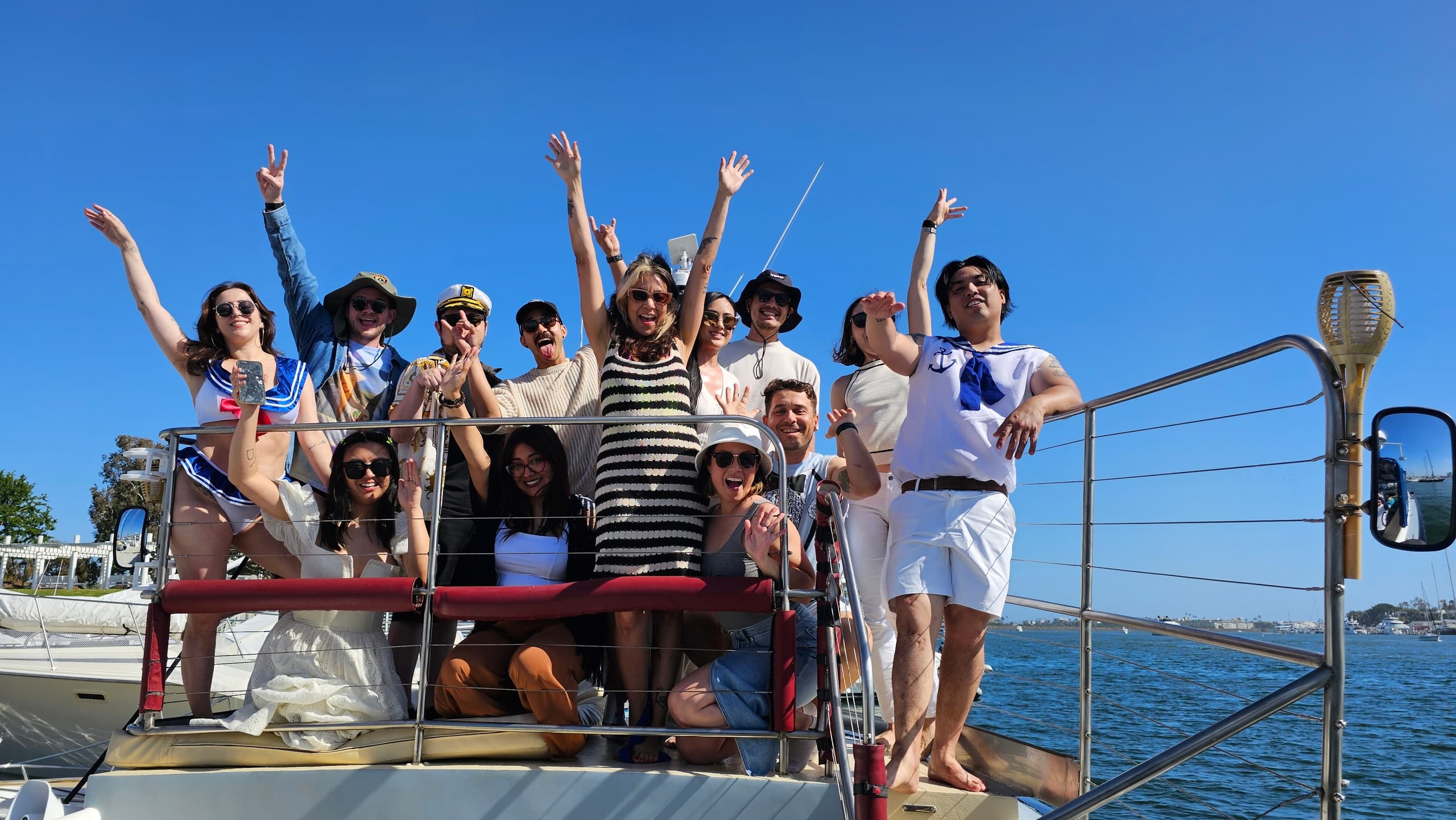 15 Passengers Harbor Cruise Weekend