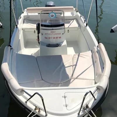 Sailing Adventures with Navega Sin Titulo Sitges in Barcelona