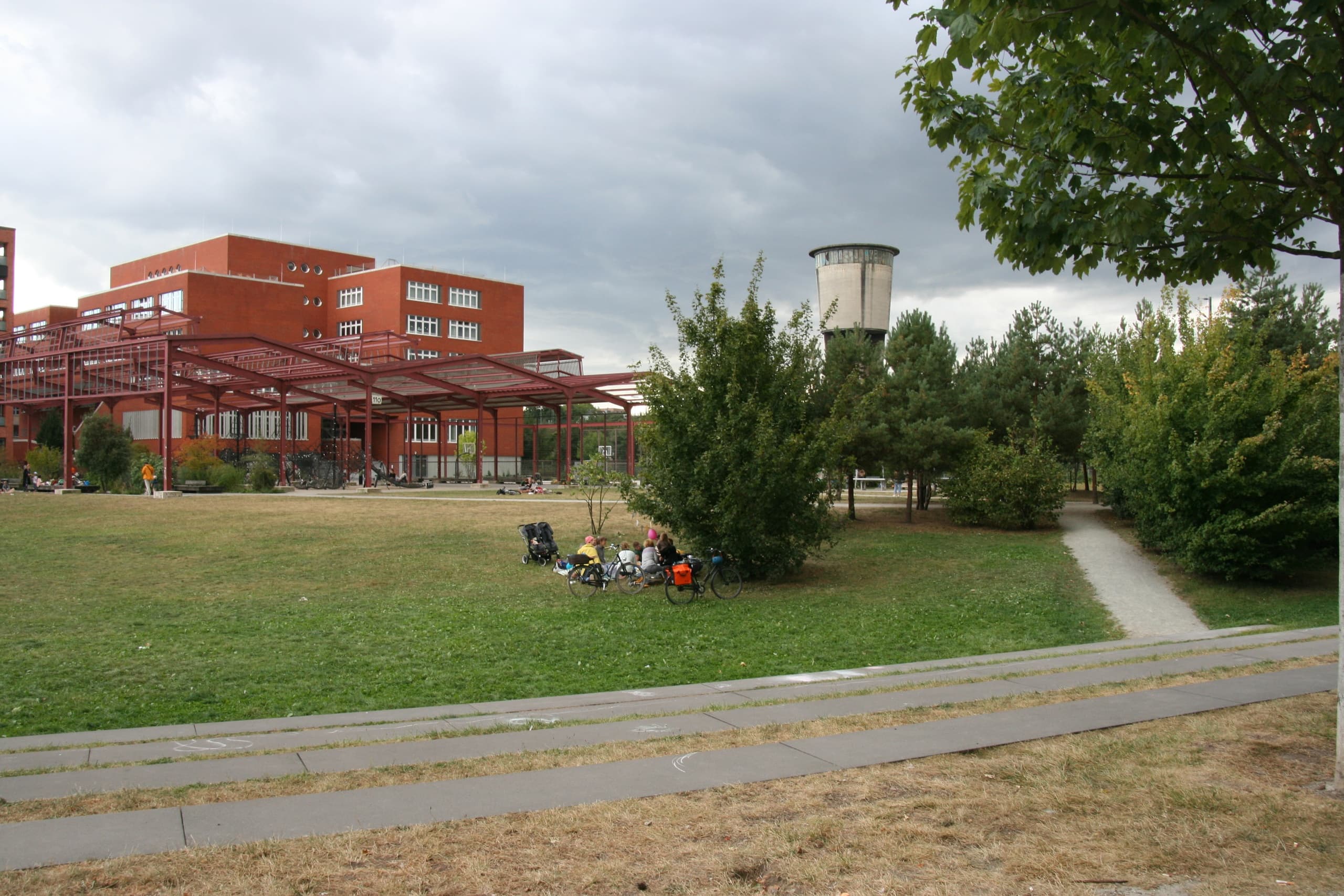 Altona Nord: Urban Transformation Walk from Altona Station to Diebsteich photo 1