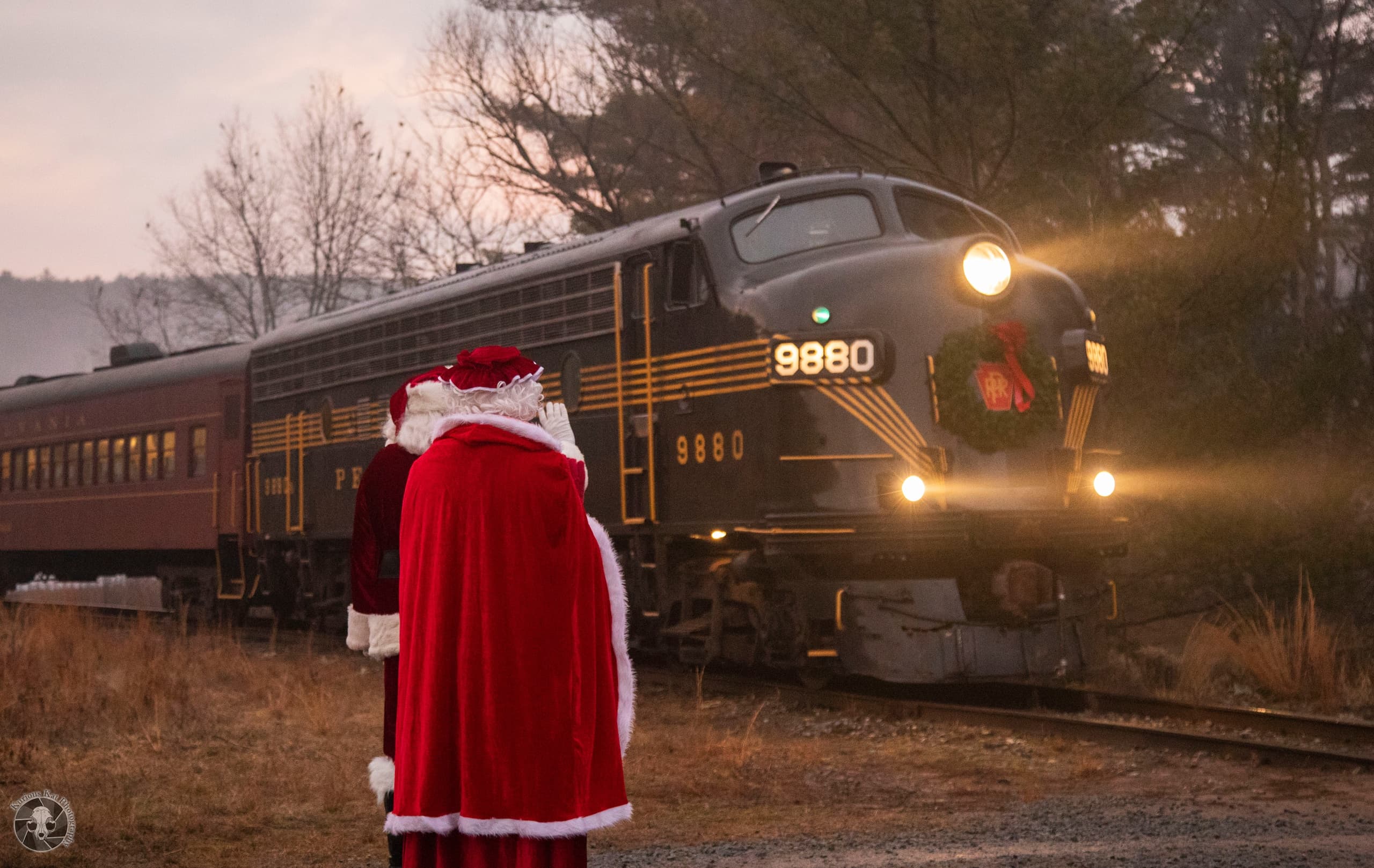 Santa Christmas Tree Express: Festive Train Ride in U.S.