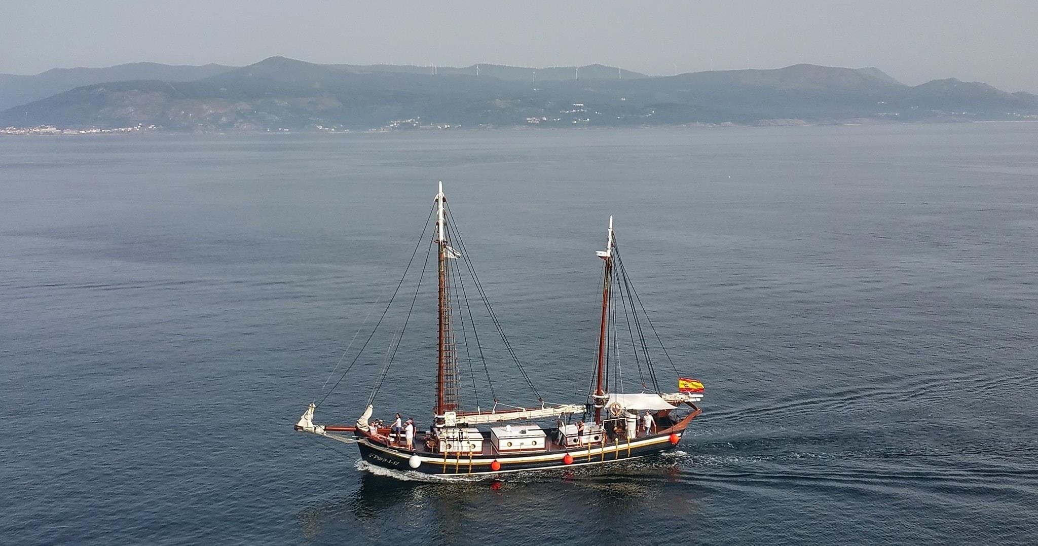 Sailing the Ría de Vigo with Bluscus Turismo Marinero