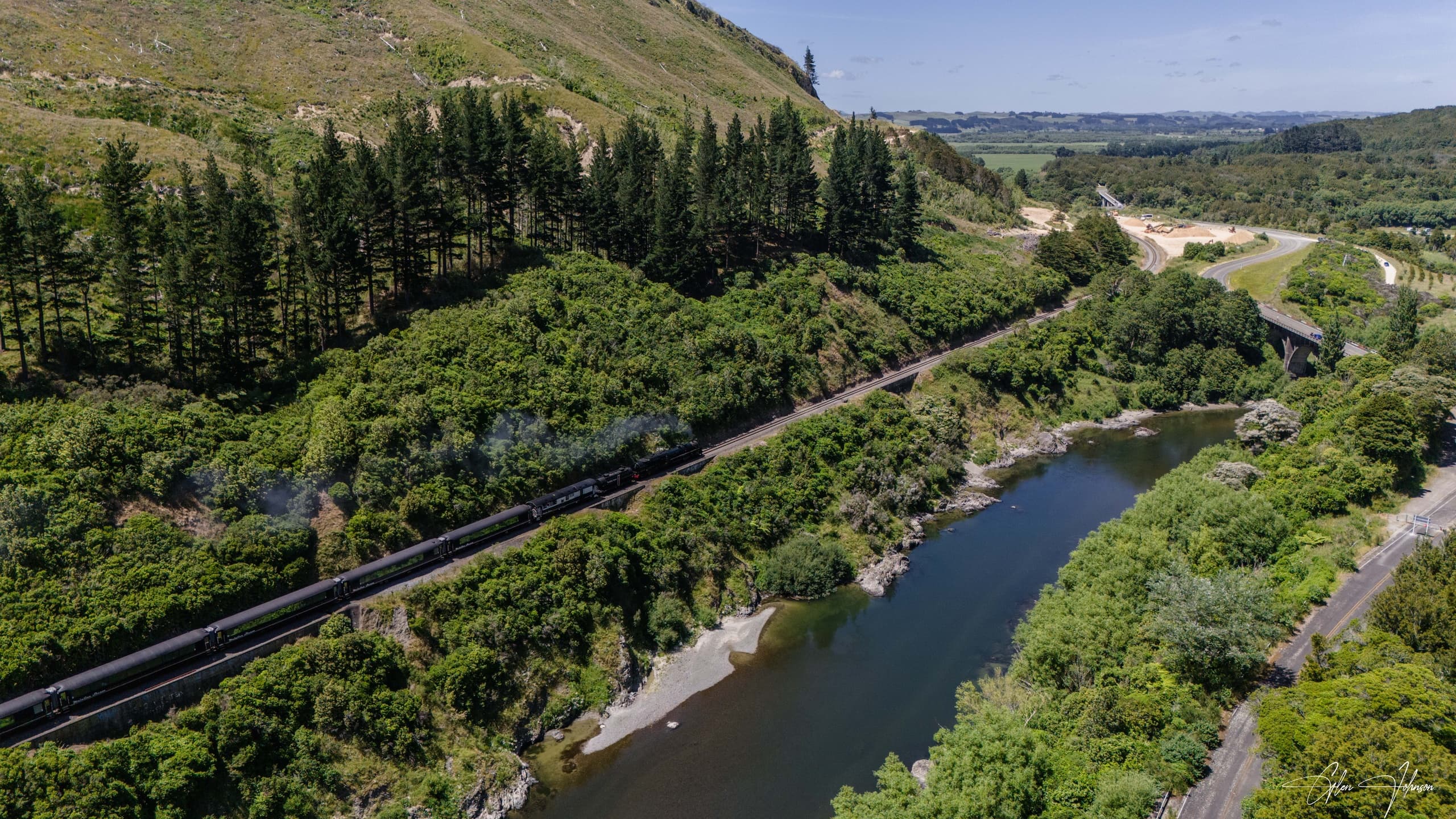 Tūī Express Scenic Train: Early Mother’s Day Ride from Levin