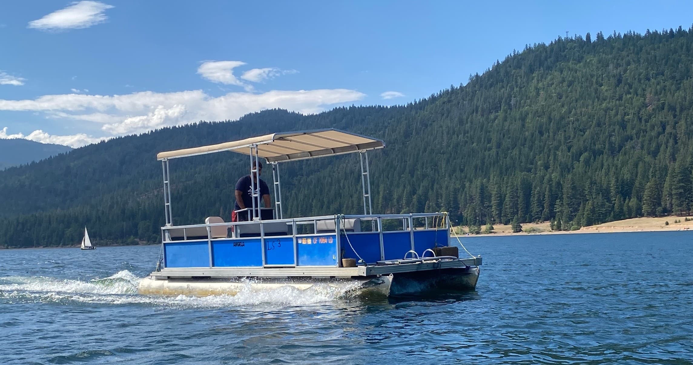 LS Patio Boat Adventures on Lake Siskiyou, Mount Shasta