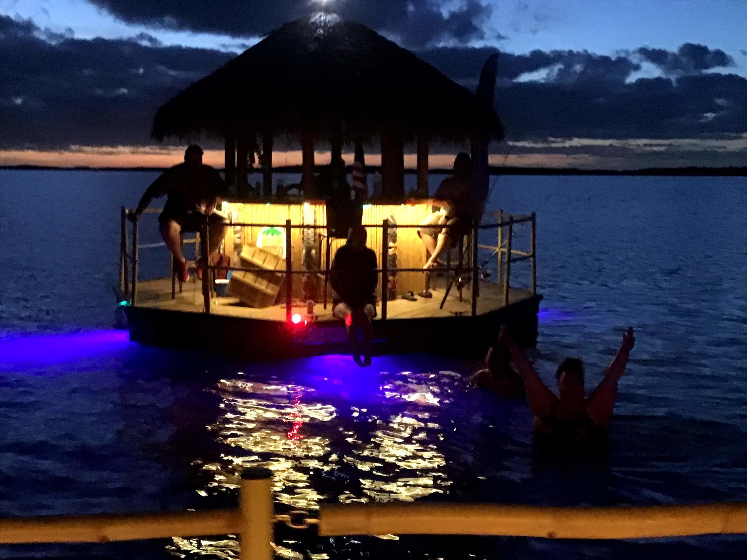 Cruisin' Tikis Key Largo team