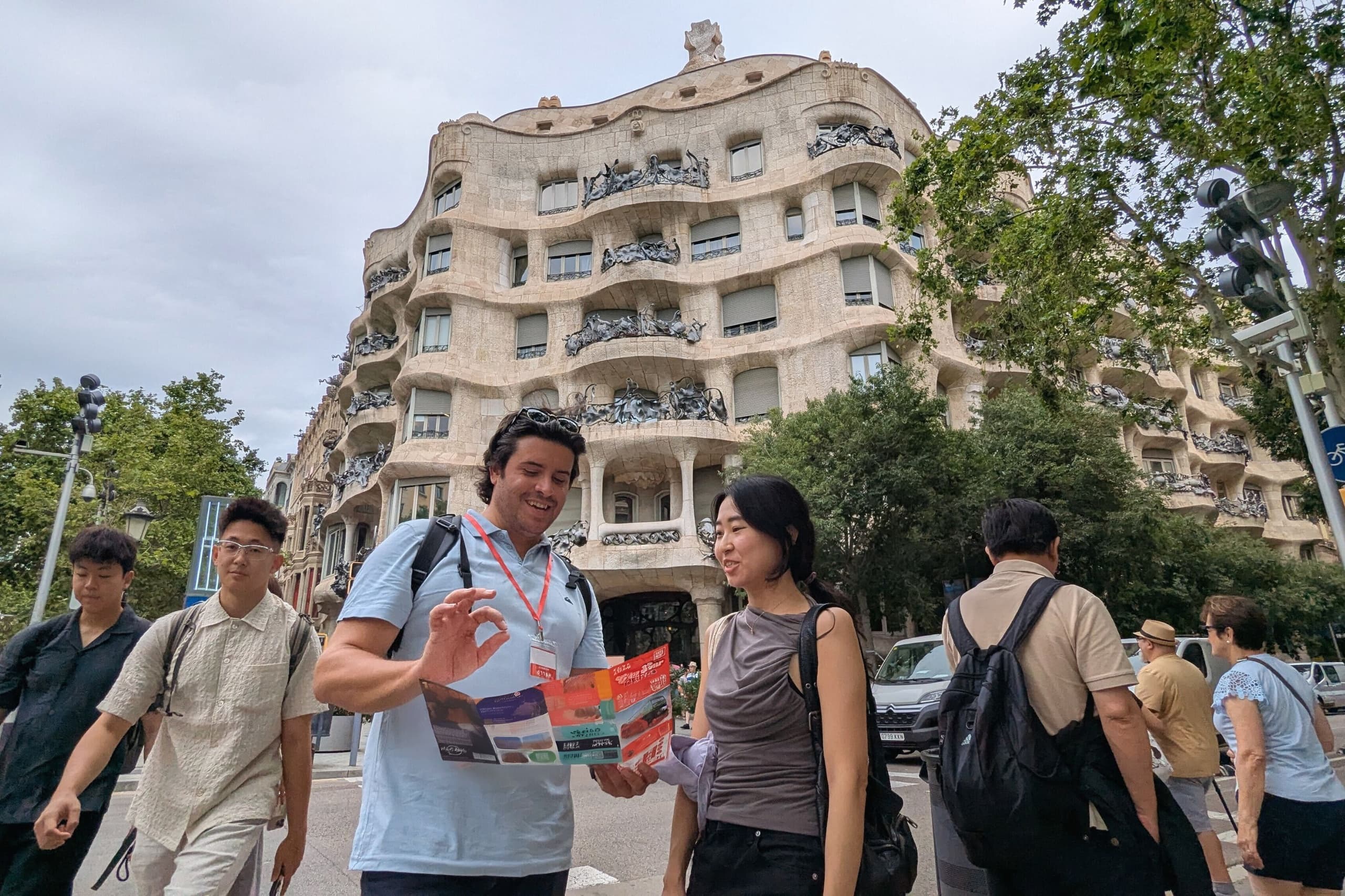 Modernism Walking Tour: Sagrada Familia & Catalonia Art