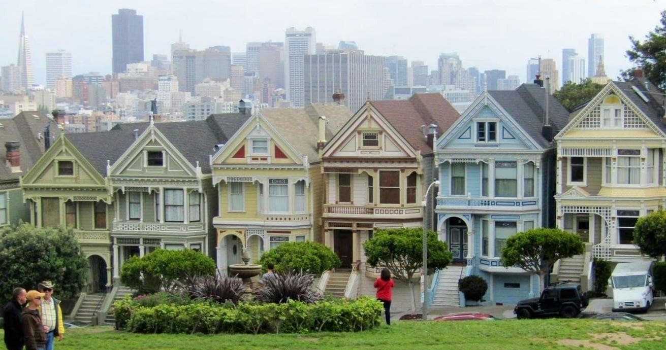 Explore San Francisco on the Ultimate Movie Sights Bus Tour