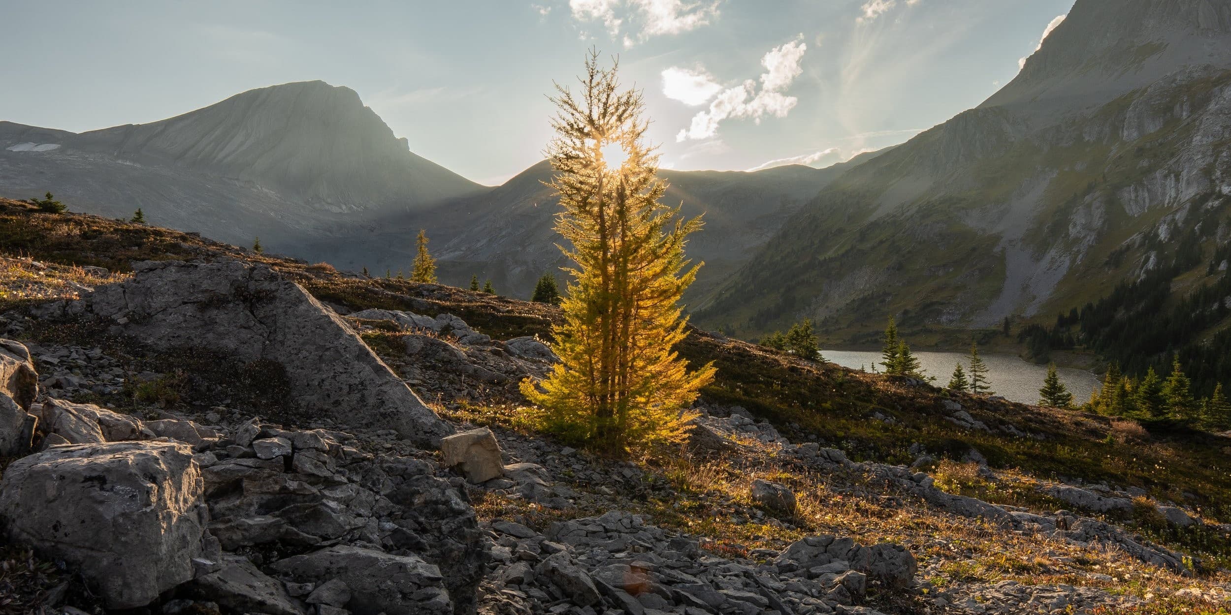 Dawn at Moraine Lake: Sunrise Over the Ten Peaks photo 1